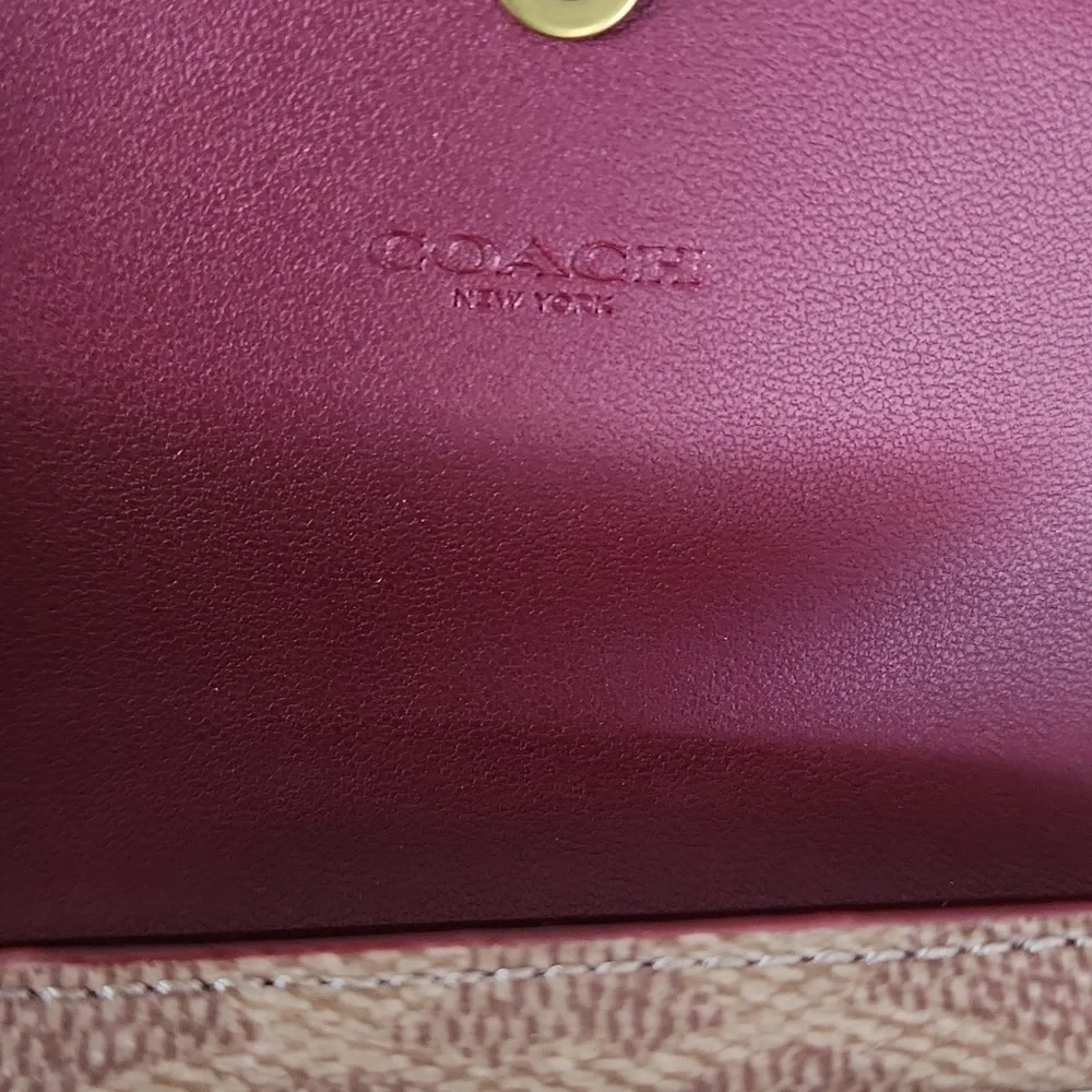 NWT Coach Colorblock Wyn Small Signature Leather Wallet 🤎🎁♥️ - Picture 9 of 16